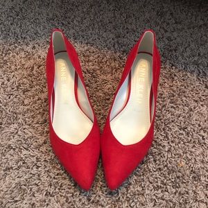 Anne Klein Block Heel Suede Red size 7.5 womens